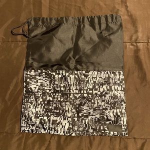 Lululemon drawstring shoes bag